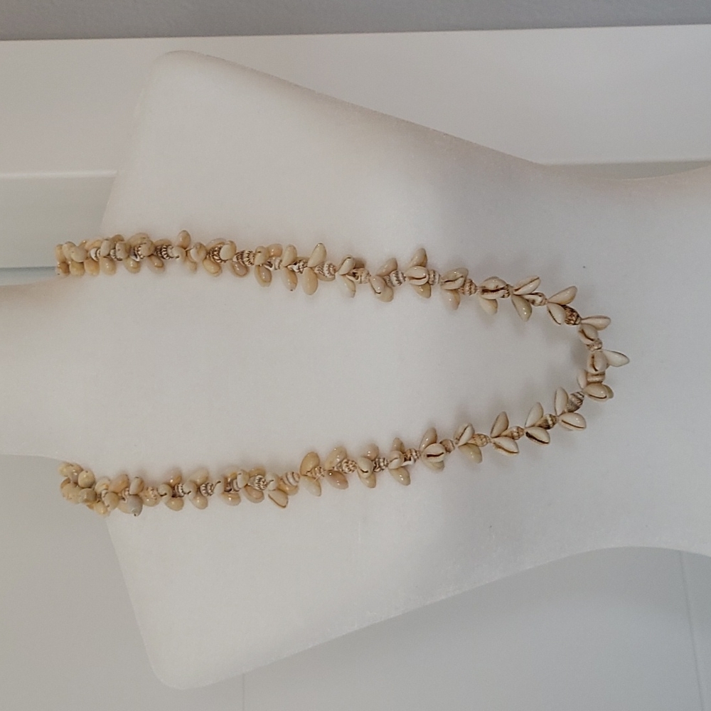 🔥5 for $25/4 for $20/3 for $15 Vintage Seashell necklace